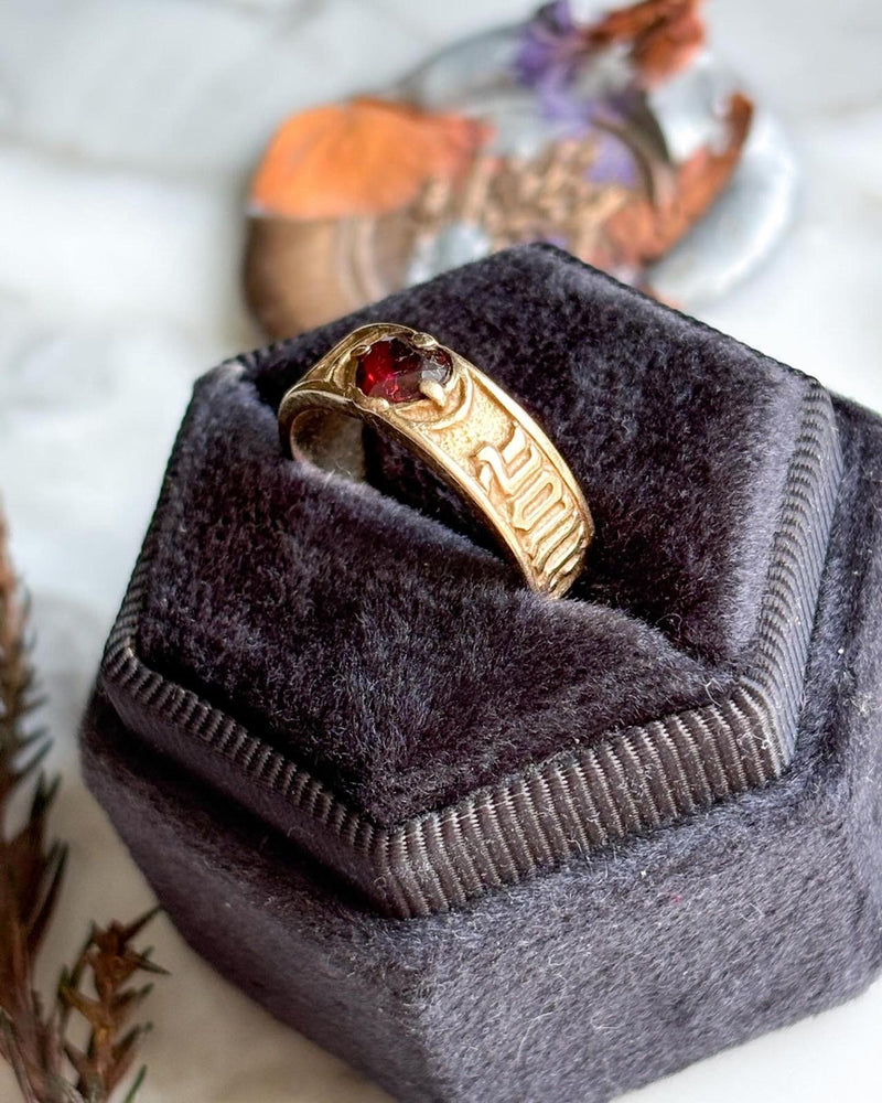 14k Vintage Garnet Posy Ring