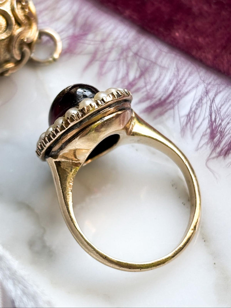 14k Victorian Garnet Cabochon Ring