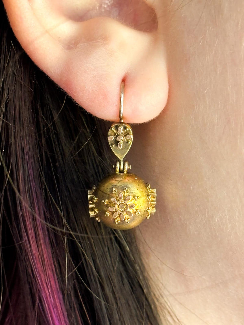 22k Victorian Articulated Ear Bobs