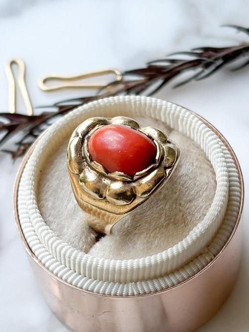 14k Vintage Red Coral Cabochon Ring