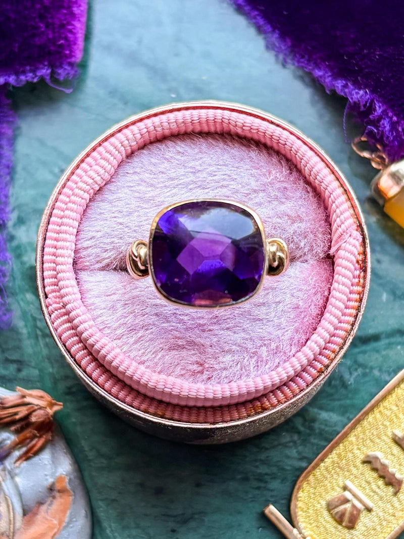 14k Vintage 8.00ct Buff Top Amethyst Ring
