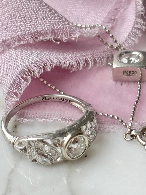 Platinum Art Deco 0.85cttw Diamond Ring