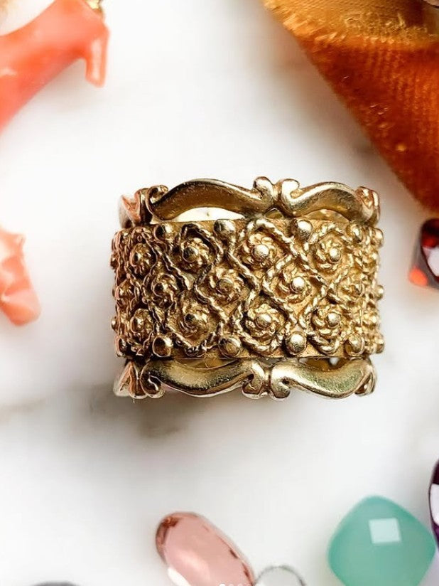 14k Vintage Etruscan Revival Band