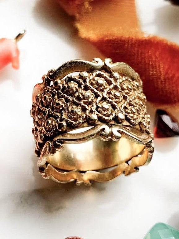 14k Vintage Etruscan Revival Band