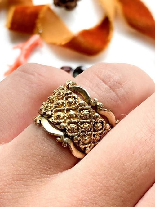 14k Vintage Etruscan Revival Band