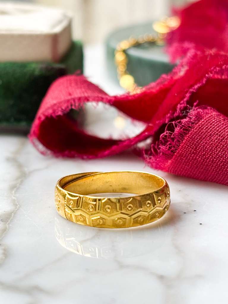 24k Vintage 5.05mm 3.80g Ring