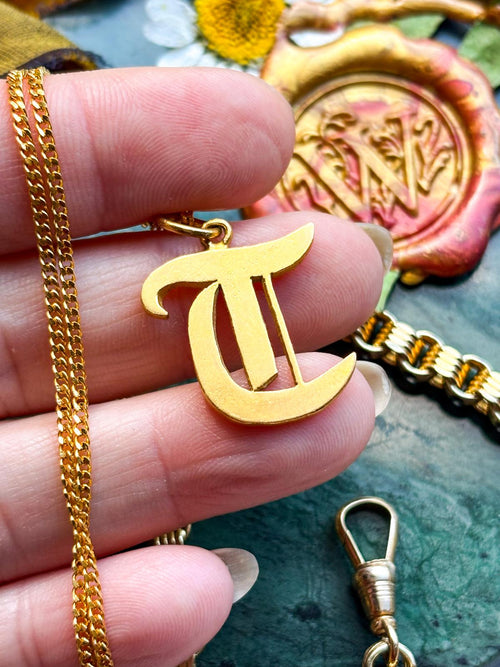 22k Vintage Letter "T" Pendant