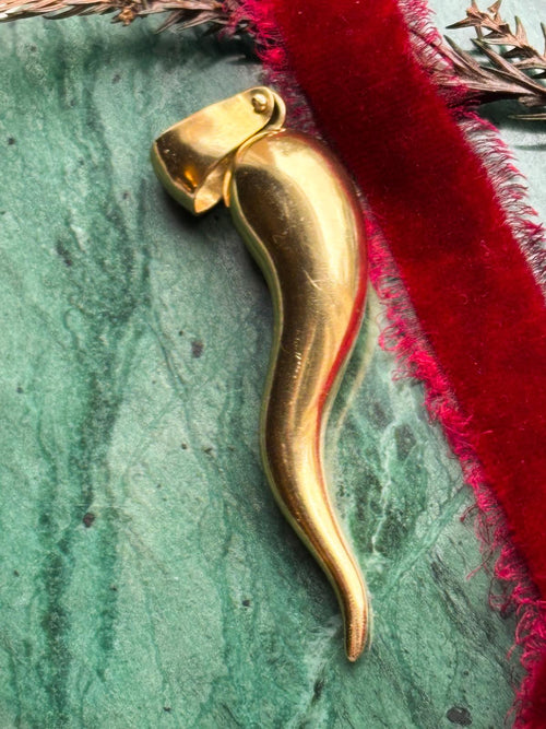 14k Vintage Oversized "Horn of Life" Pendant
